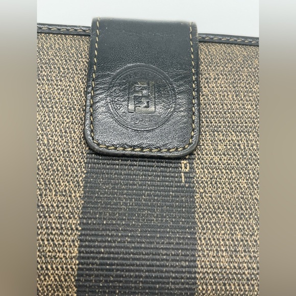 Fendi Pequin Snap Closure and Kisslock Wallet - Picture 3 of 16